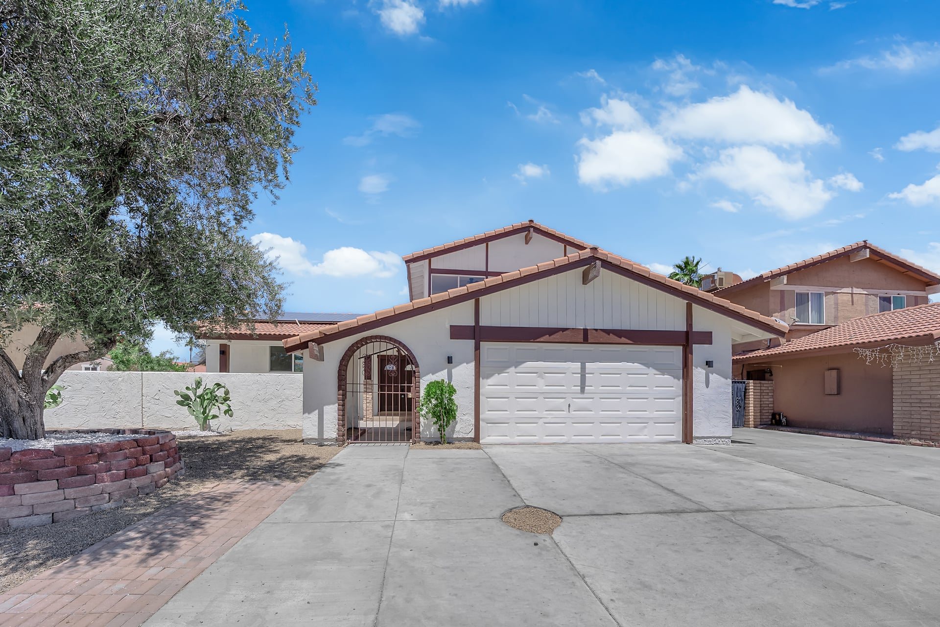 6388 W Viking Rd, Las Vegas